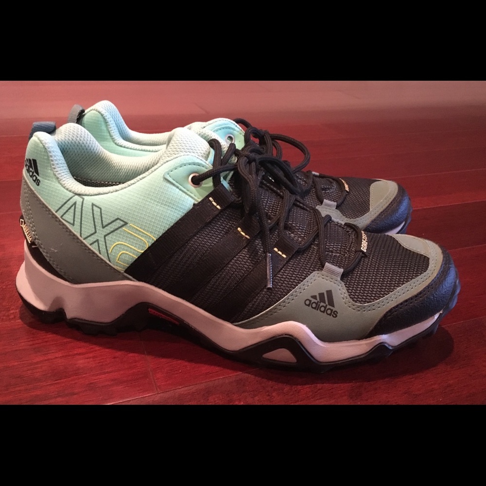 Adidas outdoor traxion AX2 7.5 NEW.